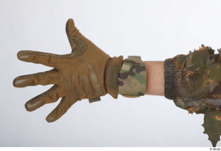 Photos Frankie Perry KSk German Army gloves hand 0006.jpg